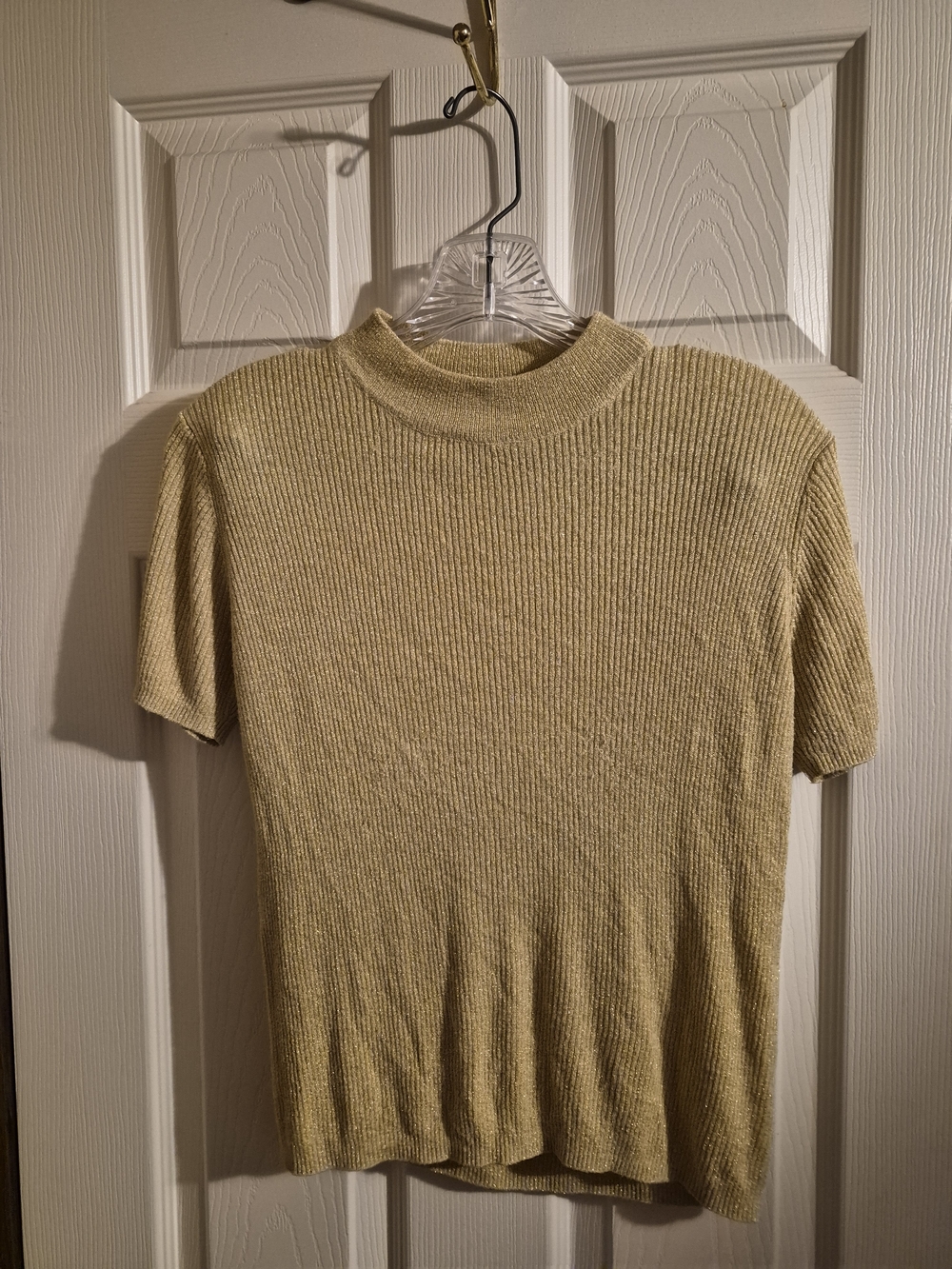 Short-Sleeve Ribbed Top in Pale Yellow